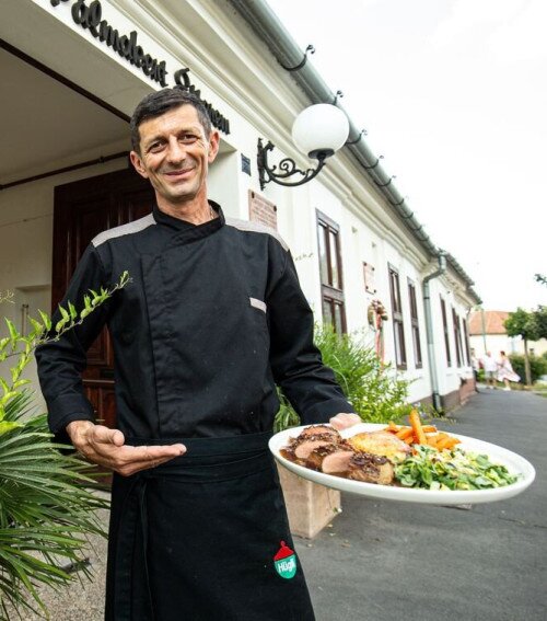 Pálmakert Restaurant (Pálmakert Étterem)